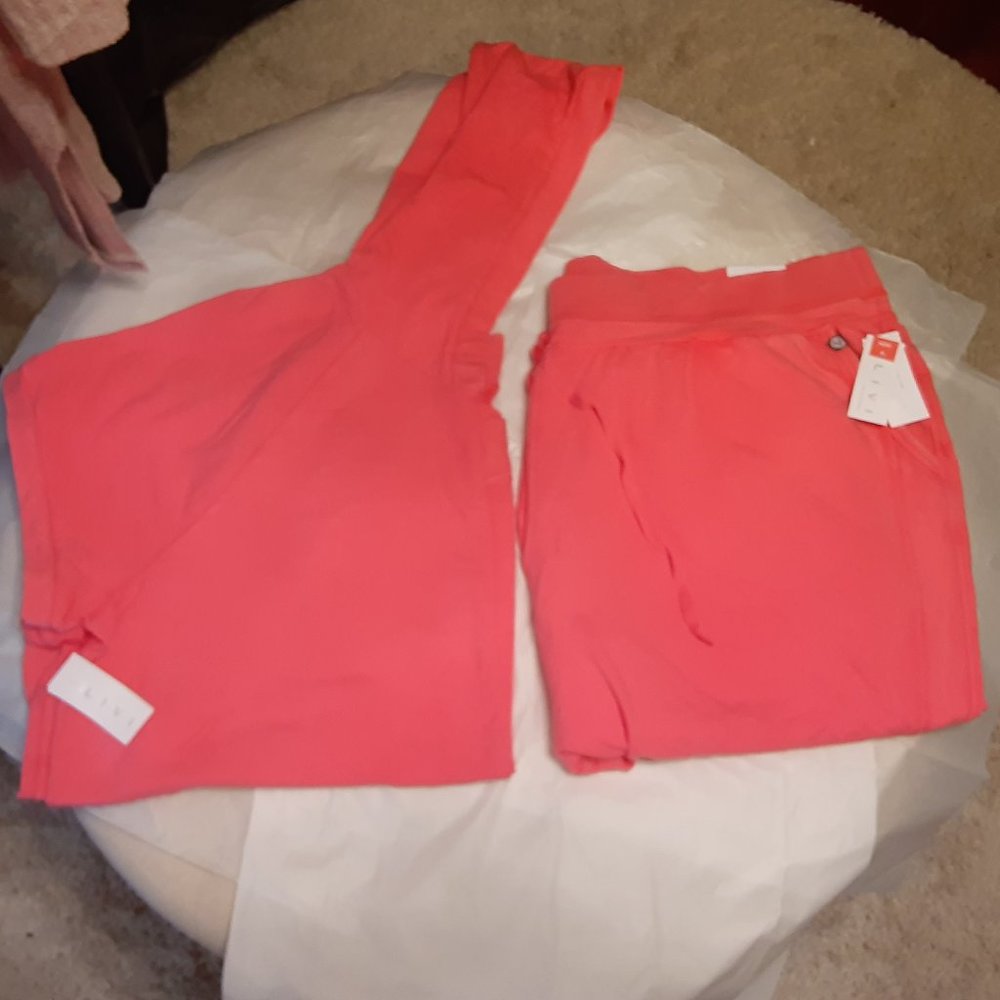 NWT LIVI jogger 2pc set 26/28 set coral FREE SHIPP